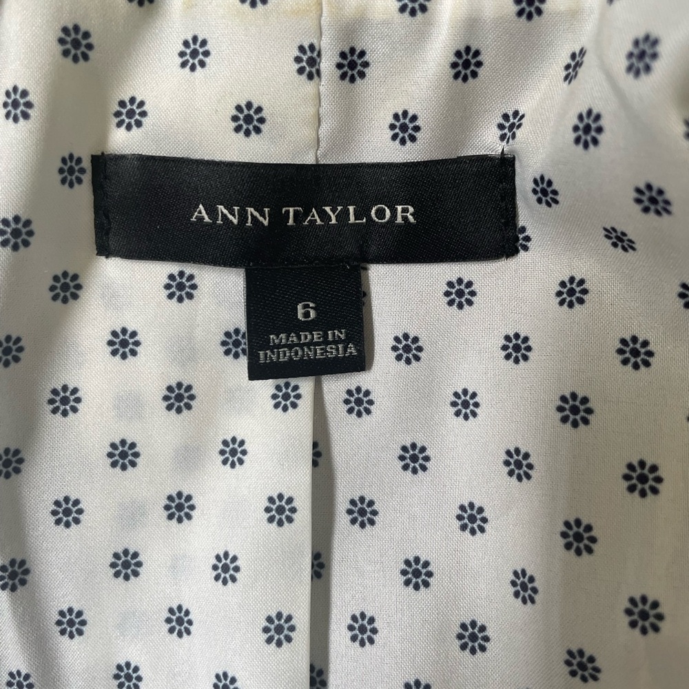 Ann Taylor Navy Textured 3/4 Sleeve Blazer with Polka Dot Cuffs - Picture 5 of 6